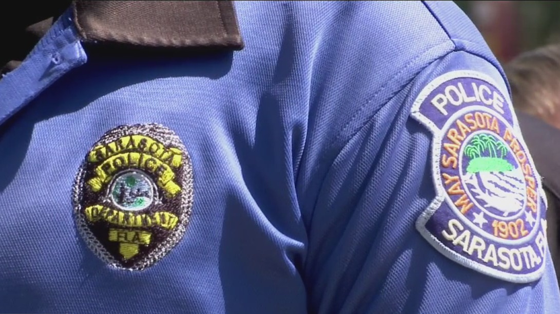 Sarasota police negotiating raises